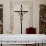...sono presenti le antiche sculture di San Pietro, San Paolo, Santa Margherita...